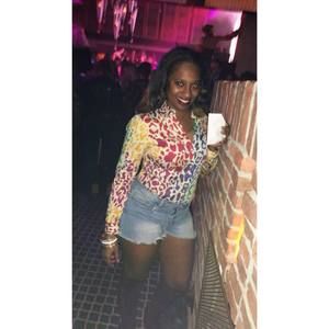 Meet your Posher, Monique